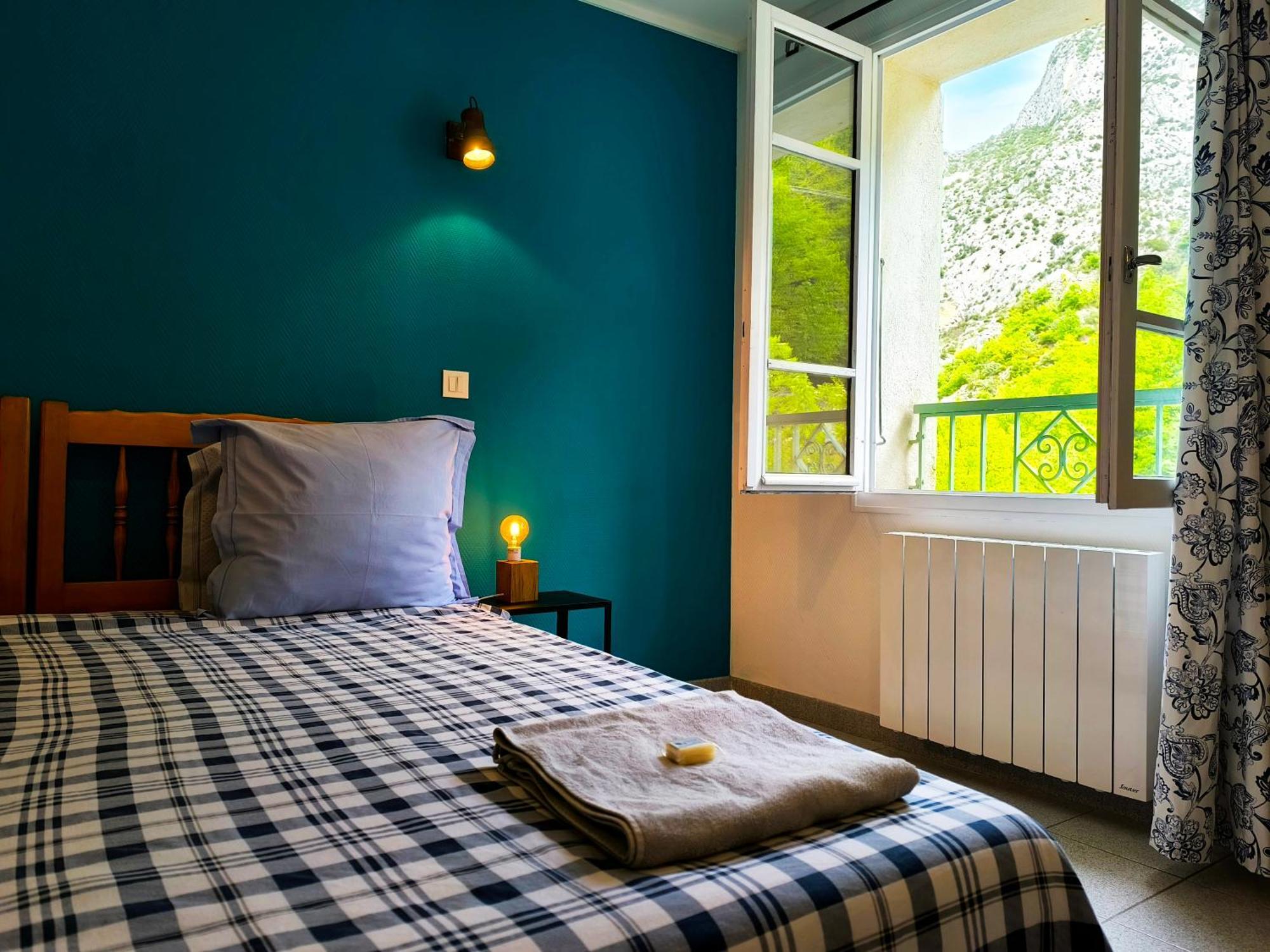 Hotel Auberge De Calendal Aiglun  Zewnętrze zdjęcie