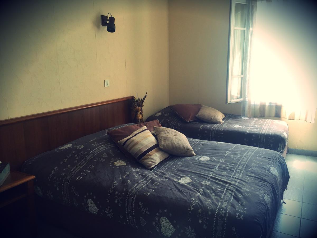 Hotel Auberge De Calendal Aiglun  Zewnętrze zdjęcie